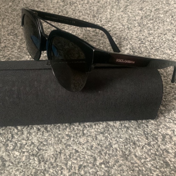 Dolce & Gabbana aviator style sunglasses - Picture 2 of 4